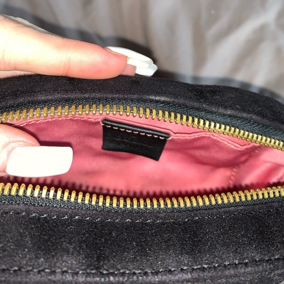 Gucci Velvet Belt Bag - Picture 6 of 11